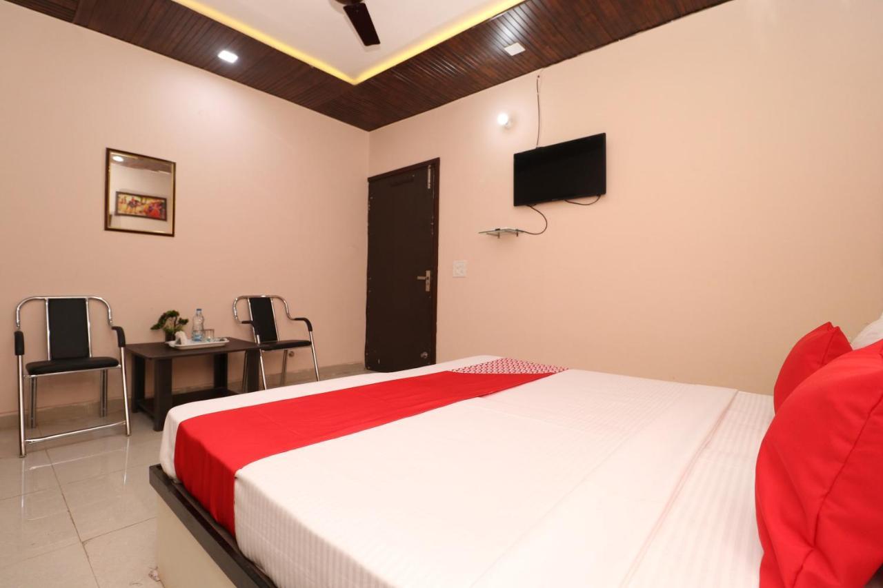 Oyo 28338 New Life Banur Exterior foto