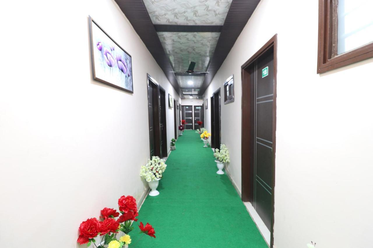 Oyo 28338 New Life Banur Exterior foto