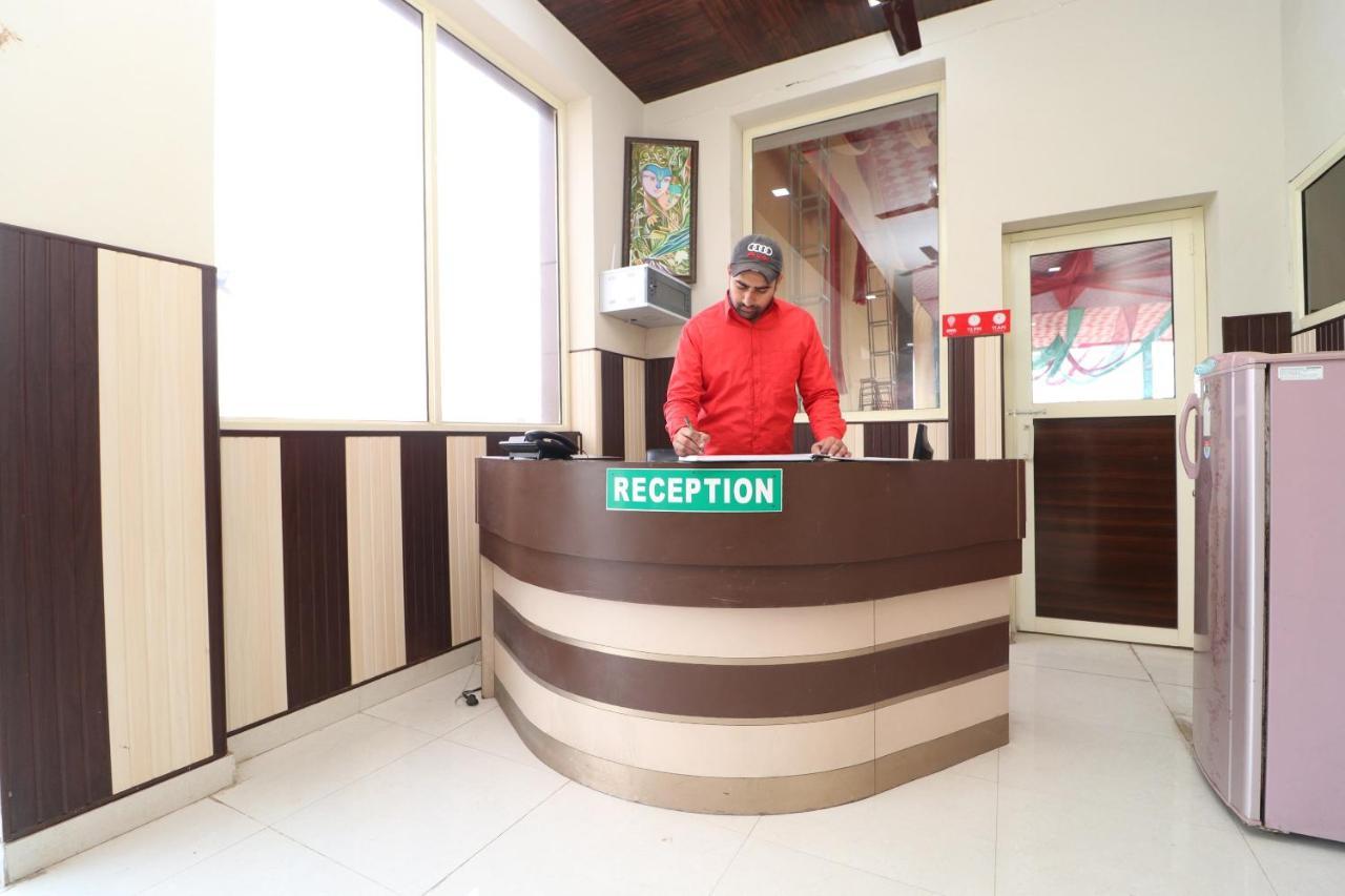 Oyo 28338 New Life Banur Exterior foto